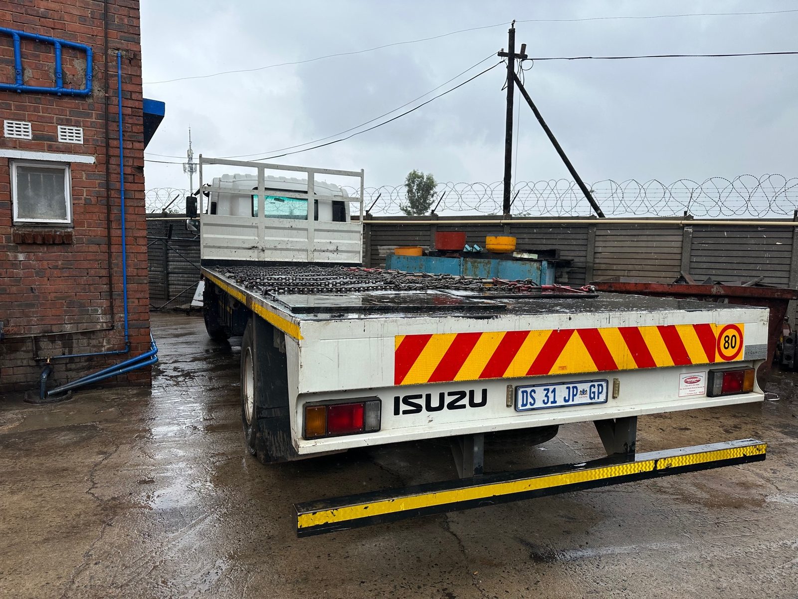 Flat bed deck ready for loading